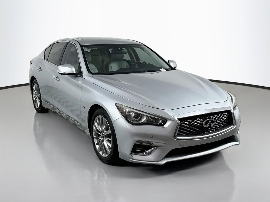 Used 2019 INFINITI Q50 Luxe w/ Essential Package (3.0T Luxe) AWD/4WD image 3