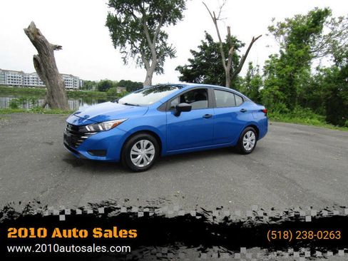 Used 2023 Nissan Versa S FWD image 1