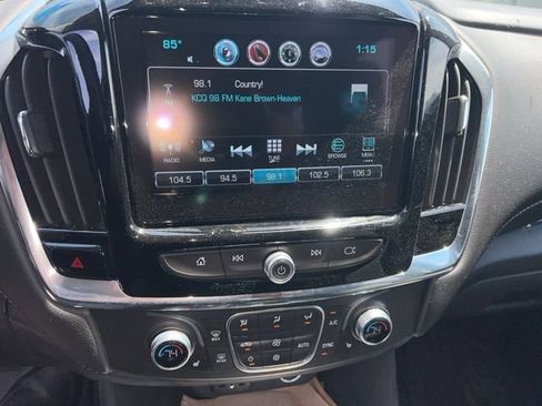 Used 2018 Chevrolet Traverse LT AWD/4WD image 6