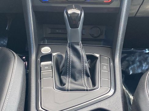 Certified 2023 Volkswagen Tiguan SE w/ Panoramic Sunroof Package FWD image 11