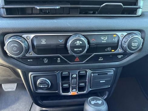 Used 2025 Jeep Wrangler Sport image 26