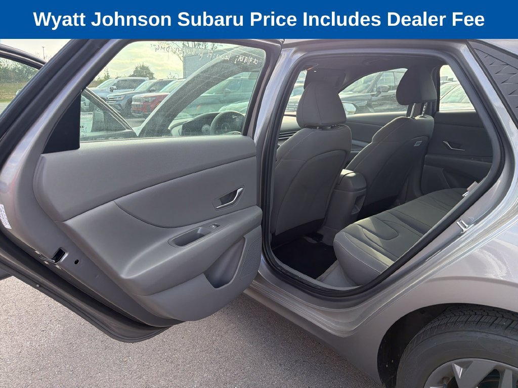 Used 2024 Hyundai Elantra SEL FWD image 33