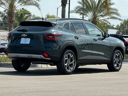 New 2026 Chevrolet Trax LT FWD image 4