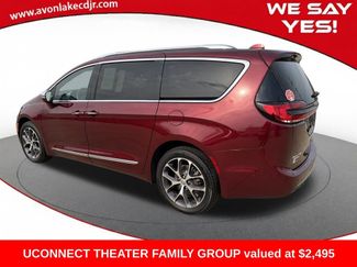 Used 2021 Chrysler Pacifica Limited w/ Uconnect Theater Family Group video 3