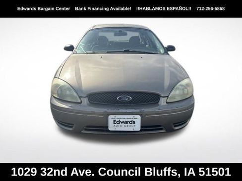 Used 2004 Ford Taurus SES FWD image 2