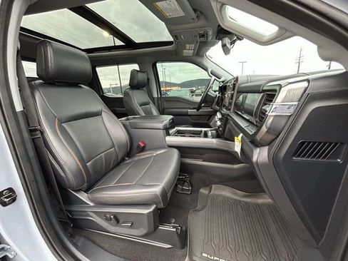 Used 2025 Ford F350 Lariat w/ Black Appearance Package AWD/4WD image 43