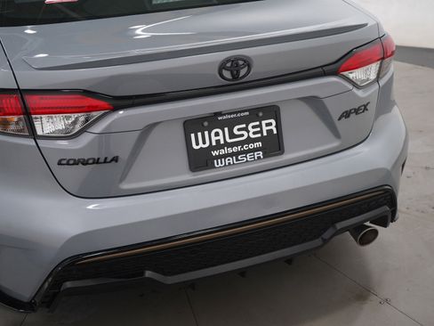 Used 2022 Toyota Corolla SE image 12