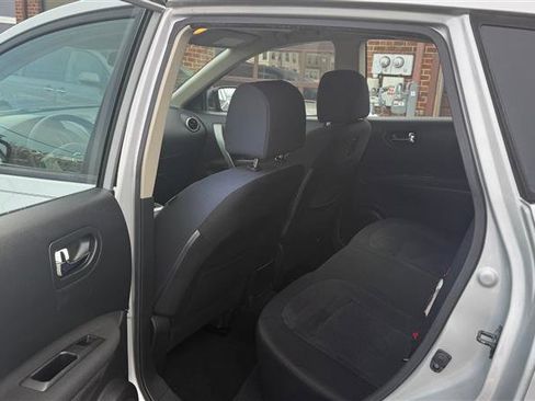 Used 2014 Nissan Rogue S image 19