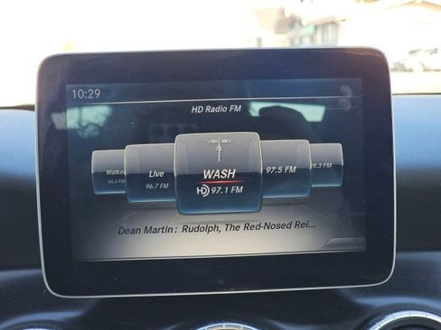 Used 2018 Mercedes-Benz CLA 250 4MATIC image 5