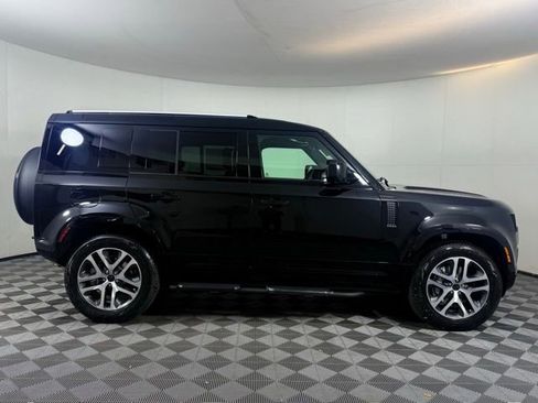 New 2026 Land Rover Defender 110 X-Dynamic SE image 9