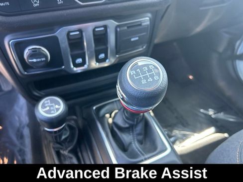 Used 2024 Jeep Wrangler Sport AWD/4WD image 14