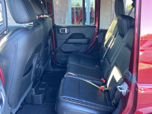 Used 2021 Jeep Wrangler Unlimited Sahara image 12