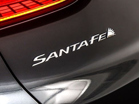 Used 2020 Hyundai Santa Fe Limited image 9
