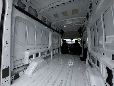 Used 2025 Ford Transit 250 148 High Roof AWD image 19