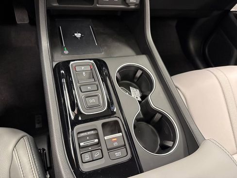 New 2025 Honda Pilot Touring image 19