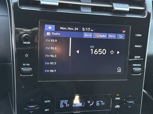 Certified 2024 Hyundai Tucson SEL image 18