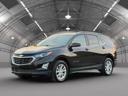 Used 2018 Chevrolet Equinox LT w/ Sun & Infotainment Package image 3
