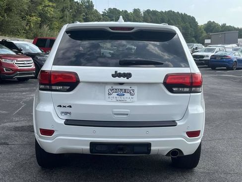 Used 2019 Jeep Grand Cherokee Altitude AWD/4WD image 5