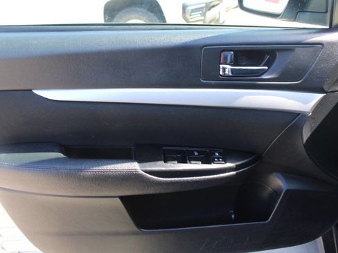 Used 2012 Subaru Outback 2.5i w/ Alloy Wheel Pkg image 18