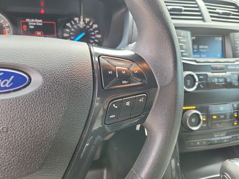 Used 2018 Ford Explorer FWD image 18