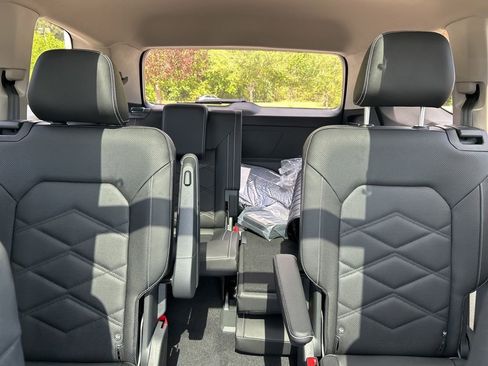 New 2026 Volkswagen Atlas SE FWD image 13