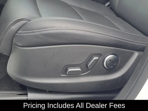 Used 2025 Genesis GV70 2.5T AWD/4WD image 12