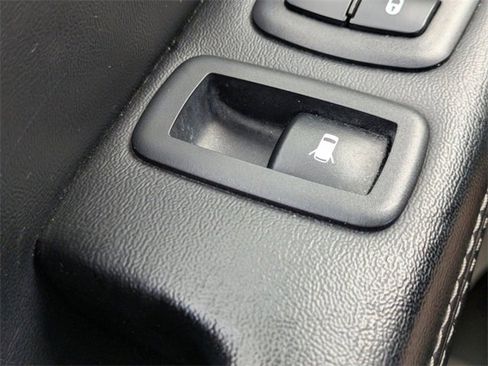 Used 2020 Dodge Grand Caravan SXT image 25