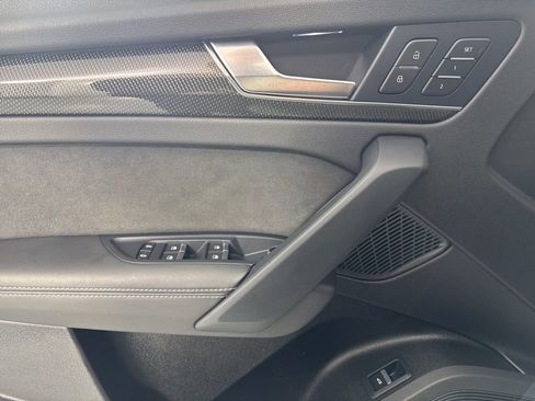 Used 2023 Audi SQ5 Prestige w/ Prestige Package image 11