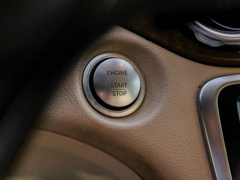 Used 2019 Mercedes-Benz GLA 250 w/ Convenience Package image 22