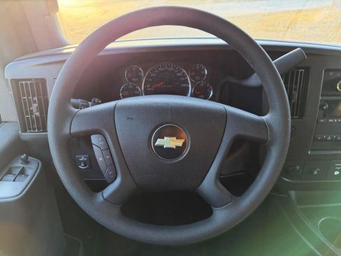 Used 2025 Chevrolet Express 2500 w/ Driver Convenience Package image 16