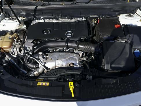 Used 2020 Mercedes-Benz GLB 250 4MATIC image 40