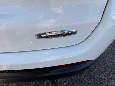 Used 2017 Jeep Compass Latitude image 27