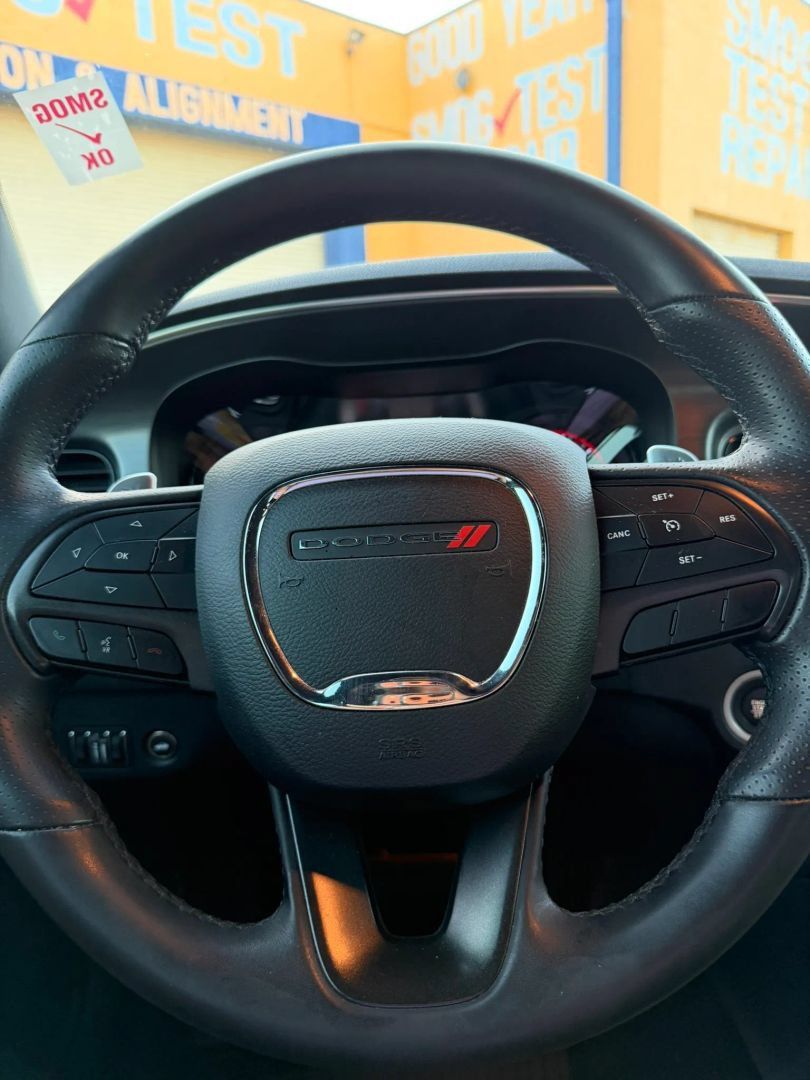 Used 2018 Dodge Charger R/T w/ Blacktop Package RWD image 21