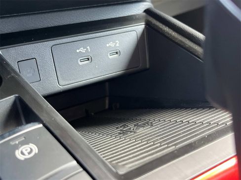 New 2025 Nissan Kicks SR image 25