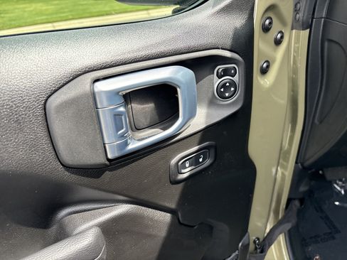 Used 2026 Jeep Wrangler Unlimited Sport AWD/4WD image 16