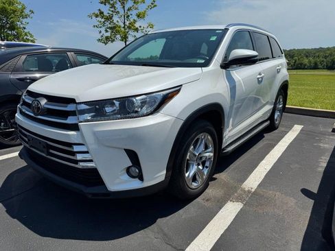 Used 2017 Toyota Highlander Limited AWD/4WD image 4
