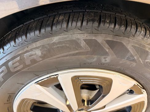 Used 2017 Toyota Prius Prime Premium image 36