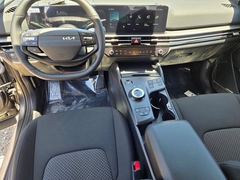 New 2026 Kia Sportage LX FWD image 19