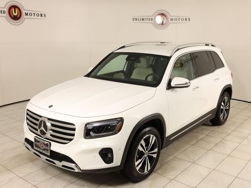 Used 2025 Mercedes-Benz GLB 250 4MATIC image 35
