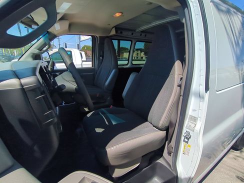Used 2019 Chevrolet Express 2500 w/ Driver Convenience Package RWD image 17