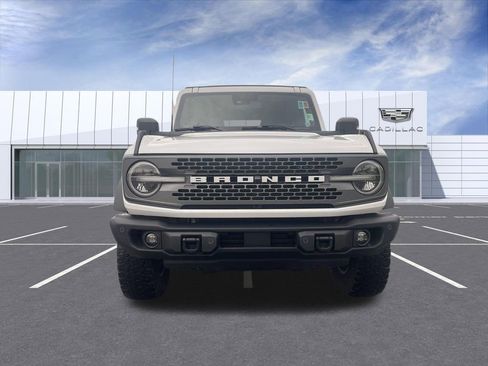 Used 2023 Ford Bronco Badlands AWD/4WD image 3