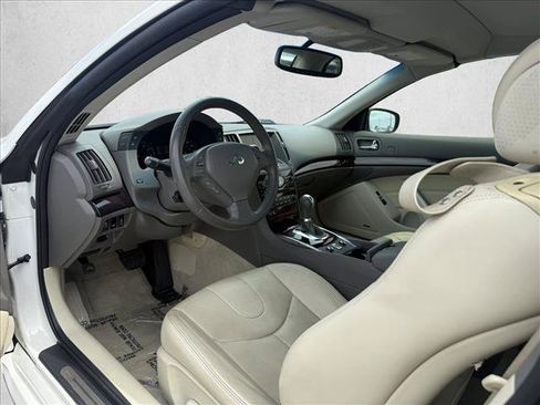 Used 2014 INFINITI Q60 Convertible w/ Premium Package RWD image 10