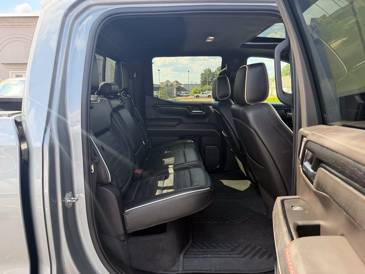 Used 2023 GMC Sierra 1500 AT4X w/ AT4X AEV Edition AWD/4WD image 9