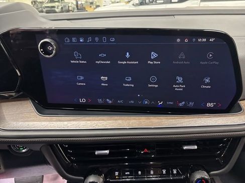 Used 2025 Chevrolet Tahoe High Country image 26