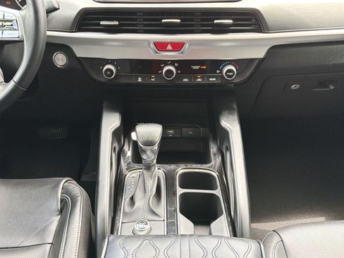 Used 2020 Kia Telluride LX FWD image 6