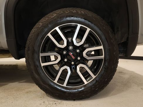 Used 2025 GMC Sierra 1500 AT4 w/ AT4 Premium Package AWD/4WD image 35