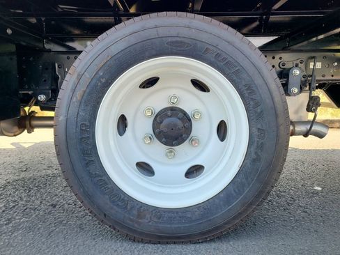 New 2024 Chevrolet Low Cab Forward image 16