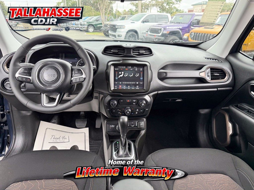 Used 2023 Jeep Renegade Latitude AWD/4WD image 33