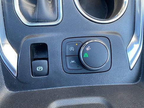 Certified 2023 Chevrolet Traverse LT image 31