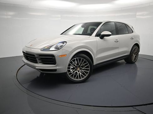 Certified 2023 Porsche Cayenne Platinum Edition AWD/4WD image 1